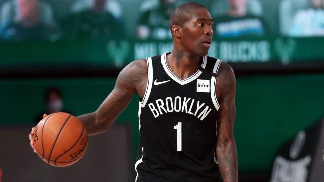 crawford-dribbles-iso.jpg